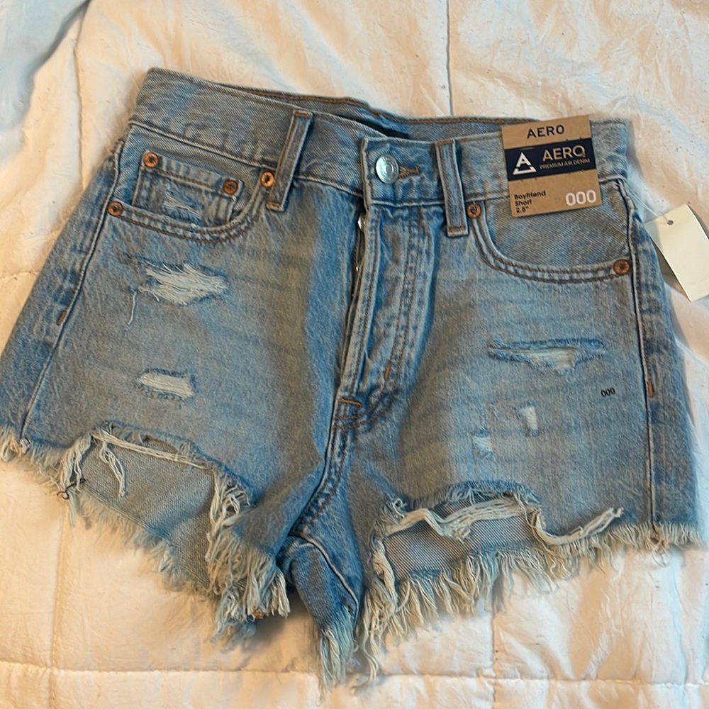 AERO boyfriend short